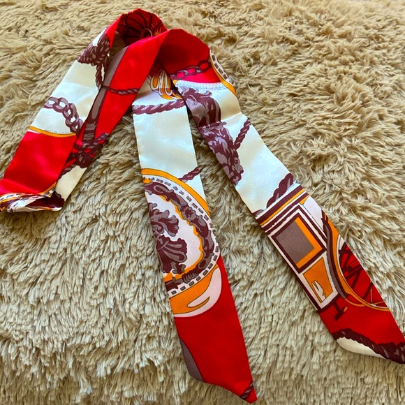 🆕 Gorgeous Twilly Scarf - Picture 1 of 3